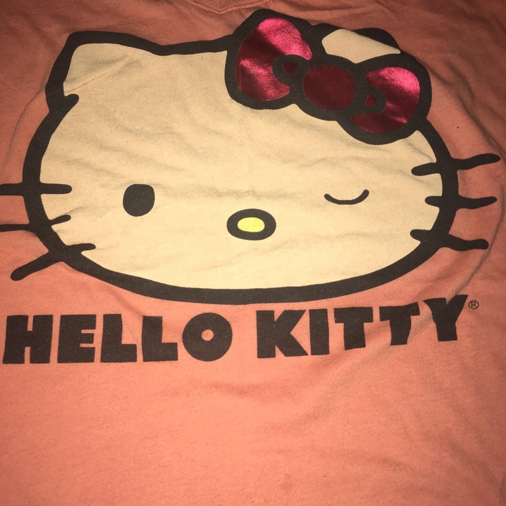 L Hello Kitty V-Neck peach eye wink cute coral
